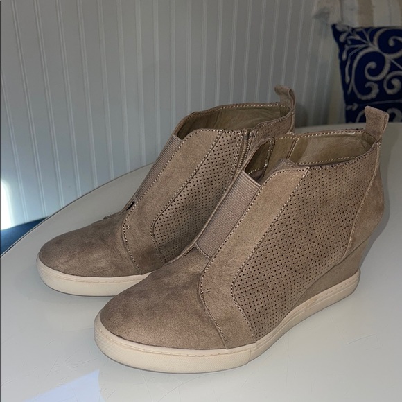 A New Day Tan Wedge Shoes with Suede Upper and Slip-On Design - Picture 1 of 5